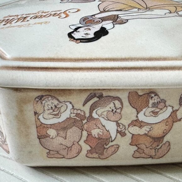 Disney Snow White and the Seven Dwarfs 70 Year Jewelry Trinket Box 2007 - Picture 9 of 10